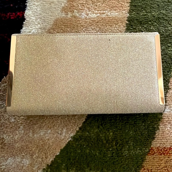 Gold Clutch with a long chain! (Like New) - Picture 5 of 5